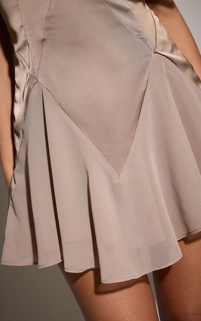 https://mediahub.prettylittlething.com/cno8852_taupe_xl_3