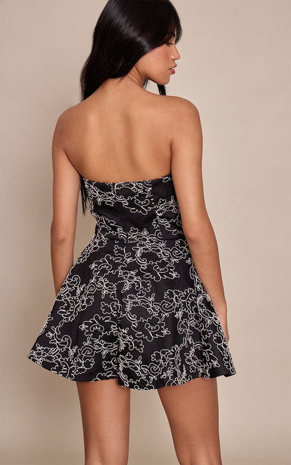 https://mediahub.prettylittlething.com/cno8999_black_xl_1