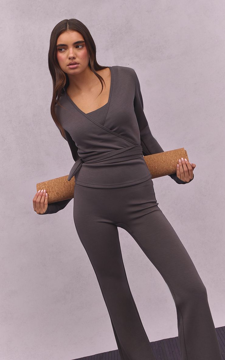 https://mediahub.prettylittlething.com/cno9428_charcoal_xl