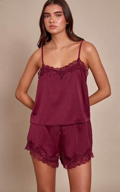 https://mediahub.prettylittlething.com/cnp0227_burgundy_xl_3