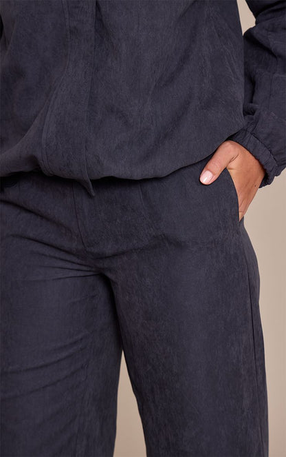 https://mediahub.prettylittlething.com/cnp0628_navy_xl_3