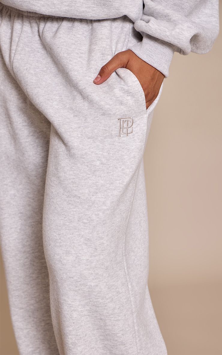 https://mediahub.prettylittlething.com/cnp0668_ash%20grey_xl_3