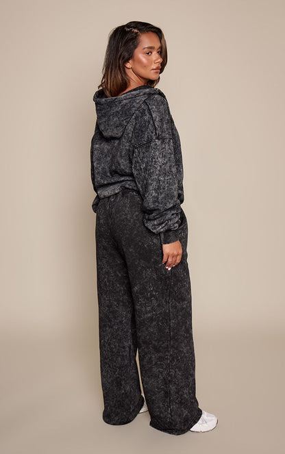 https://mediahub.prettylittlething.com/cnp1088_black%20croc_xl_2