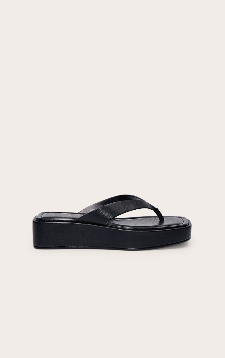 https://mediahub.prettylittlething.com/cnp1263_black_xl_3