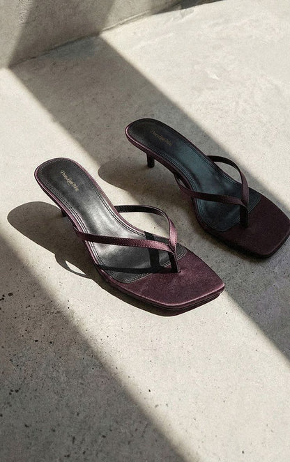 https://mediahub.prettylittlething.com/cnp1281_chocolate%20plum_xl_1