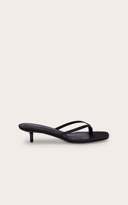 https://mediahub.prettylittlething.com/cnp1281_chocolate%20plum_xl_3