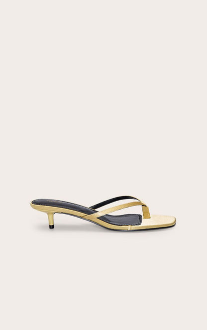 https://mediahub.prettylittlething.com/cnp1282_gold_xl_1