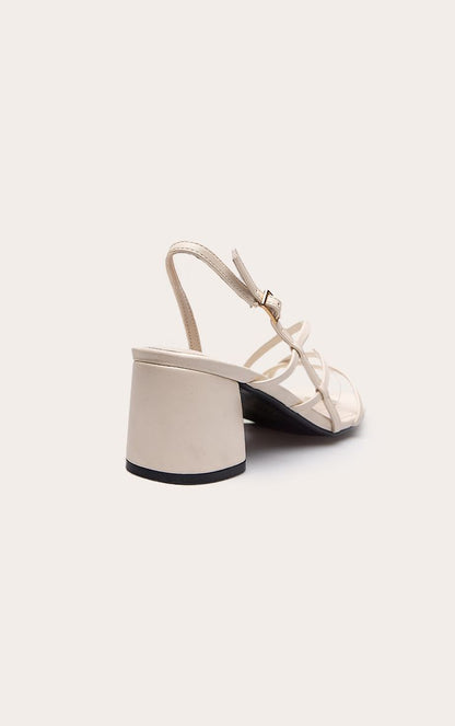 https://mediahub.prettylittlething.com/cnp1363_cream_xl_3
