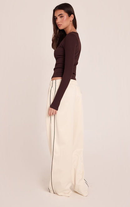 https://mediahub.prettylittlething.com/cnp2262_cream_xl_2
