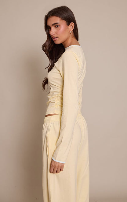 https://mediahub.prettylittlething.com/cnp2289_pale%20yellow_xl_1