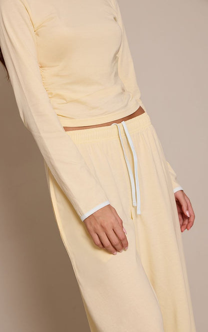 https://mediahub.prettylittlething.com/cnp2292_pale%20yellow_xl_3