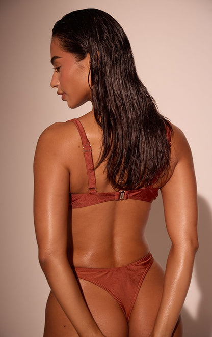 https://mediahub.prettylittlething.com/cnp2384_bronze_xl_1