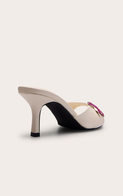 https://mediahub.prettylittlething.com/cnp2634_cream_xl_3