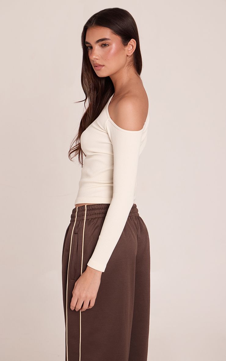 https://mediahub.prettylittlething.com/cnp2635_cream_xl_1