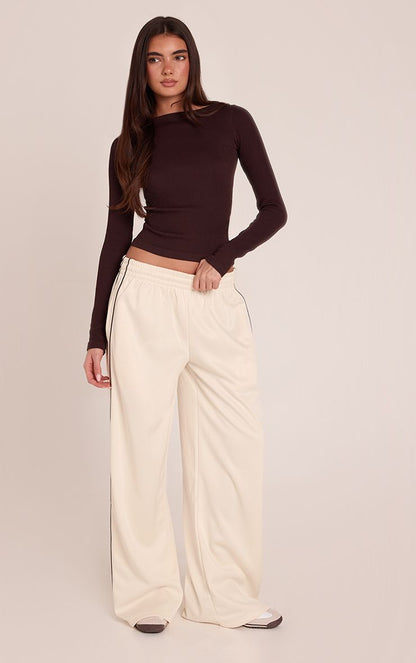 https://mediahub.prettylittlething.com/cnp2724_dark%20chocolate_xl_2