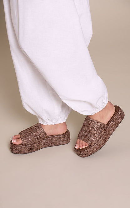 https://mediahub.prettylittlething.com/cnp2814_chocolate_xl