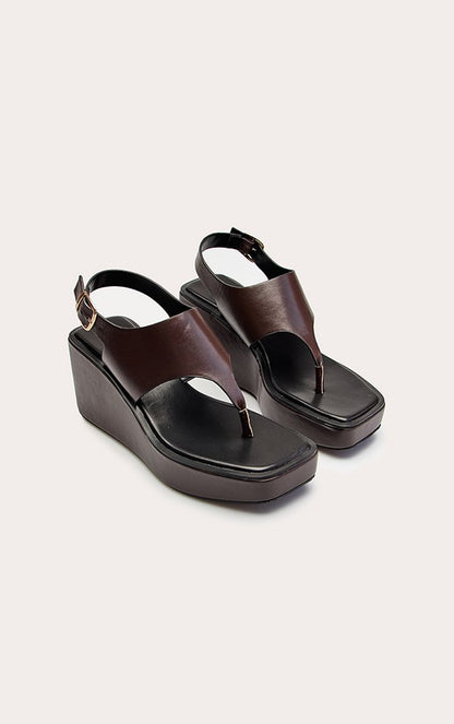 https://mediahub.prettylittlething.com/cnp2820_chocolate_xl_2