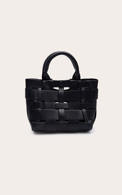 https://mediahub.prettylittlething.com/cnp2909_black_xl_1