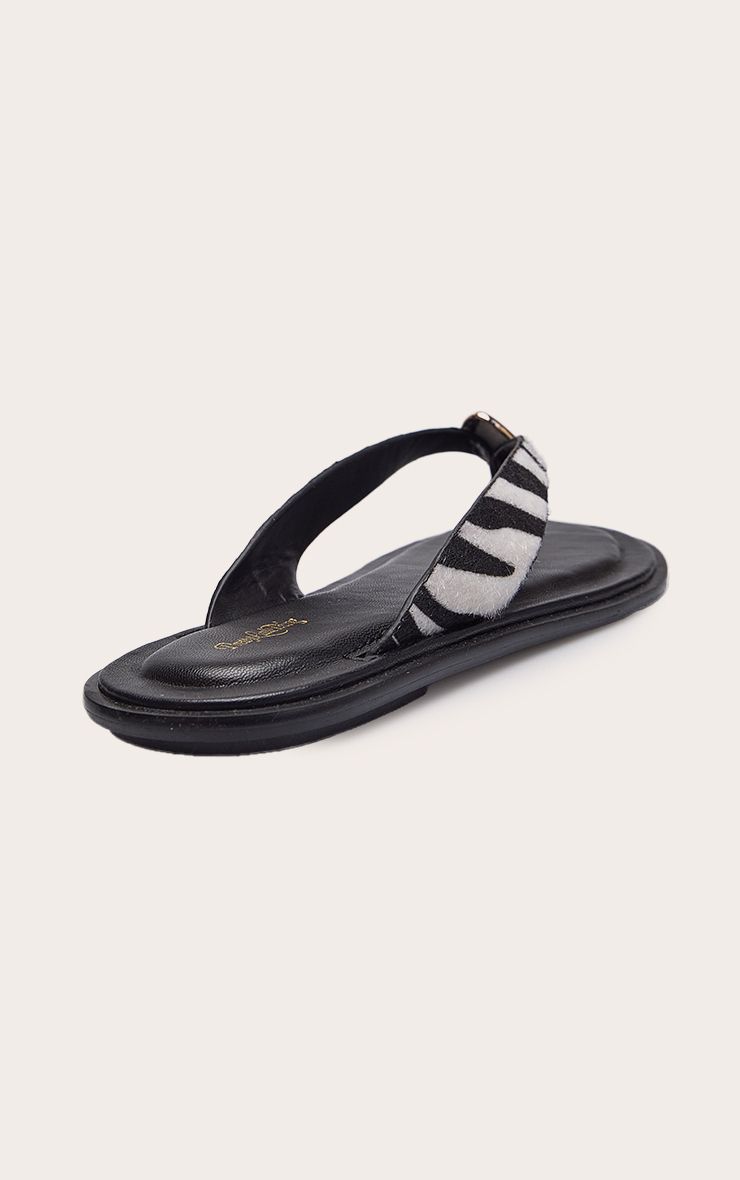 https://mediahub.prettylittlething.com/cnp2951_zebra_xl_3