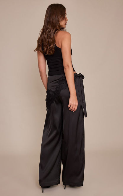 https://mediahub.prettylittlething.com/cnp3024_black_xl_2