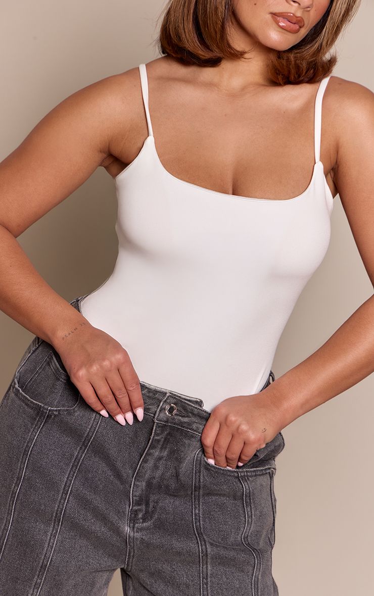 https://mediahub.prettylittlething.com/cnp3085_white_xl_3
