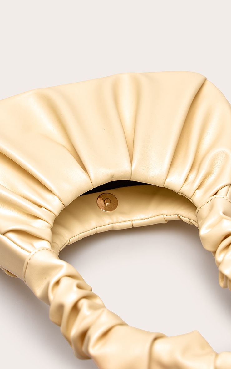 https://mediahub.prettylittlething.com/cnp3369_butter%20yellow_xl_3