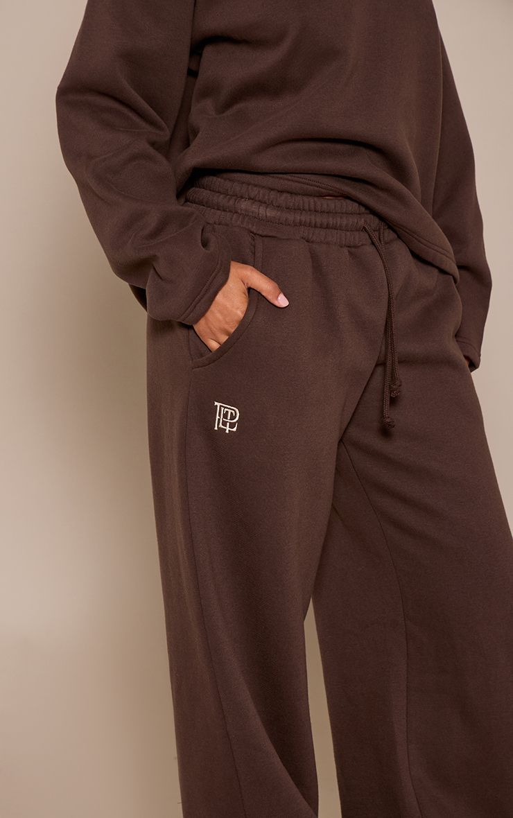 https://mediahub.prettylittlething.com/cnp3772_chocolate_xl_3