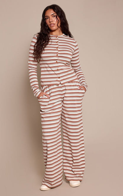 https://mediahub.prettylittlething.com/cnp4157_chocolate_xl