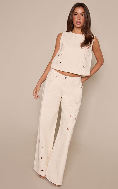 https://mediahub.prettylittlething.com/cnp4243_ecru_xl_2
