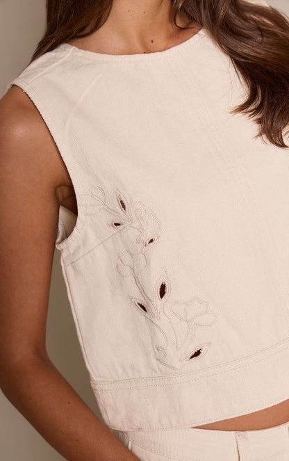 https://mediahub.prettylittlething.com/cnp4243_ecru_xl_3