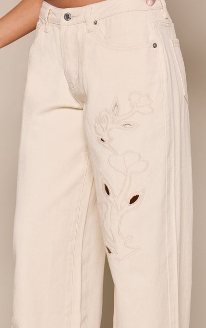 https://mediahub.prettylittlething.com/cnp4244_ecru_xl_3