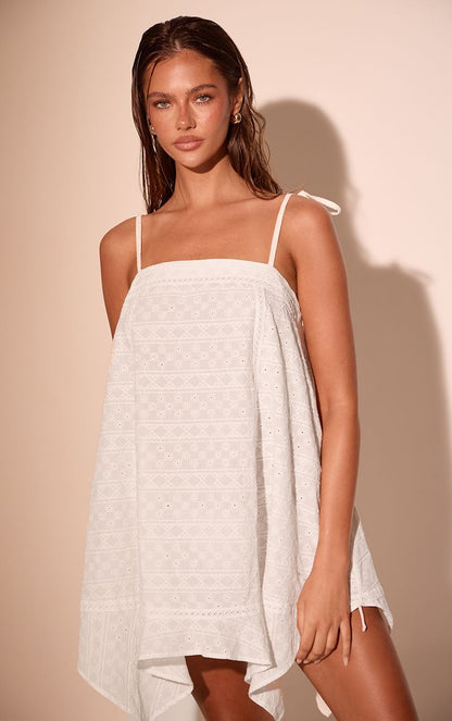 https://mediahub.prettylittlething.com/cnp4373_white_xl