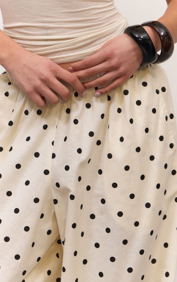 https://mediahub.prettylittlething.com/cnp4686_black%20polkadot_xl_3