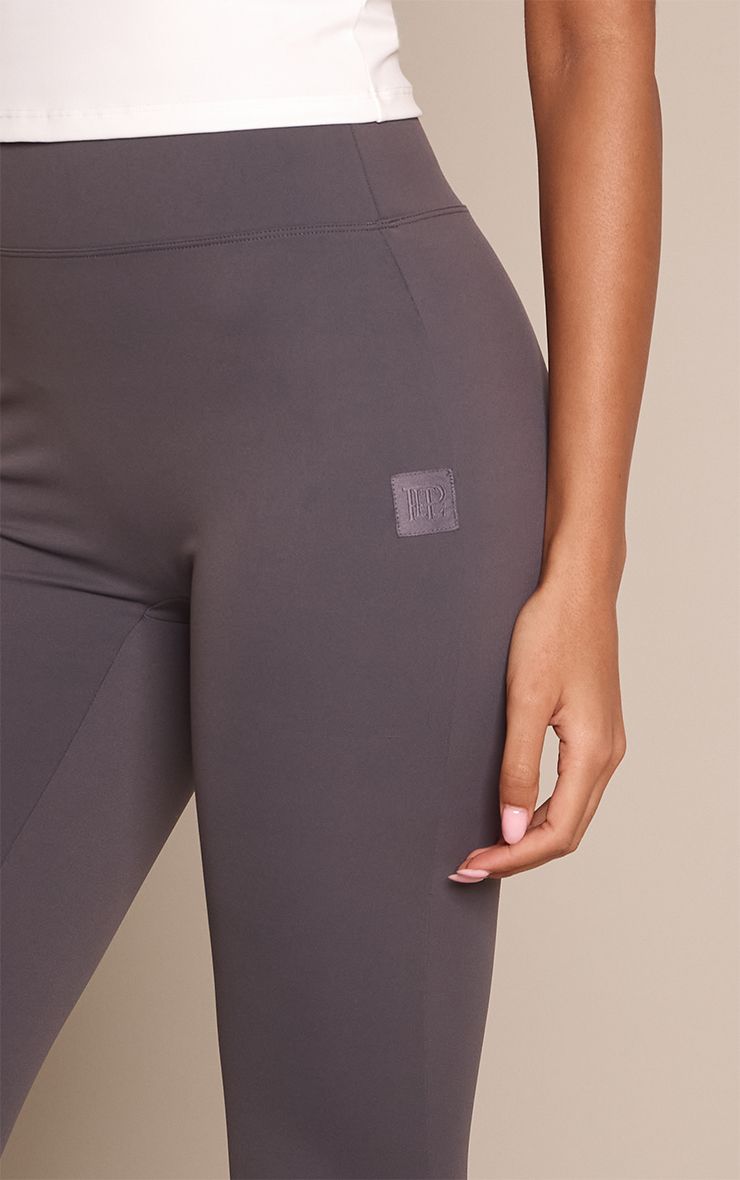 https://mediahub.prettylittlething.com/cnp4737_charcoal_xl_3