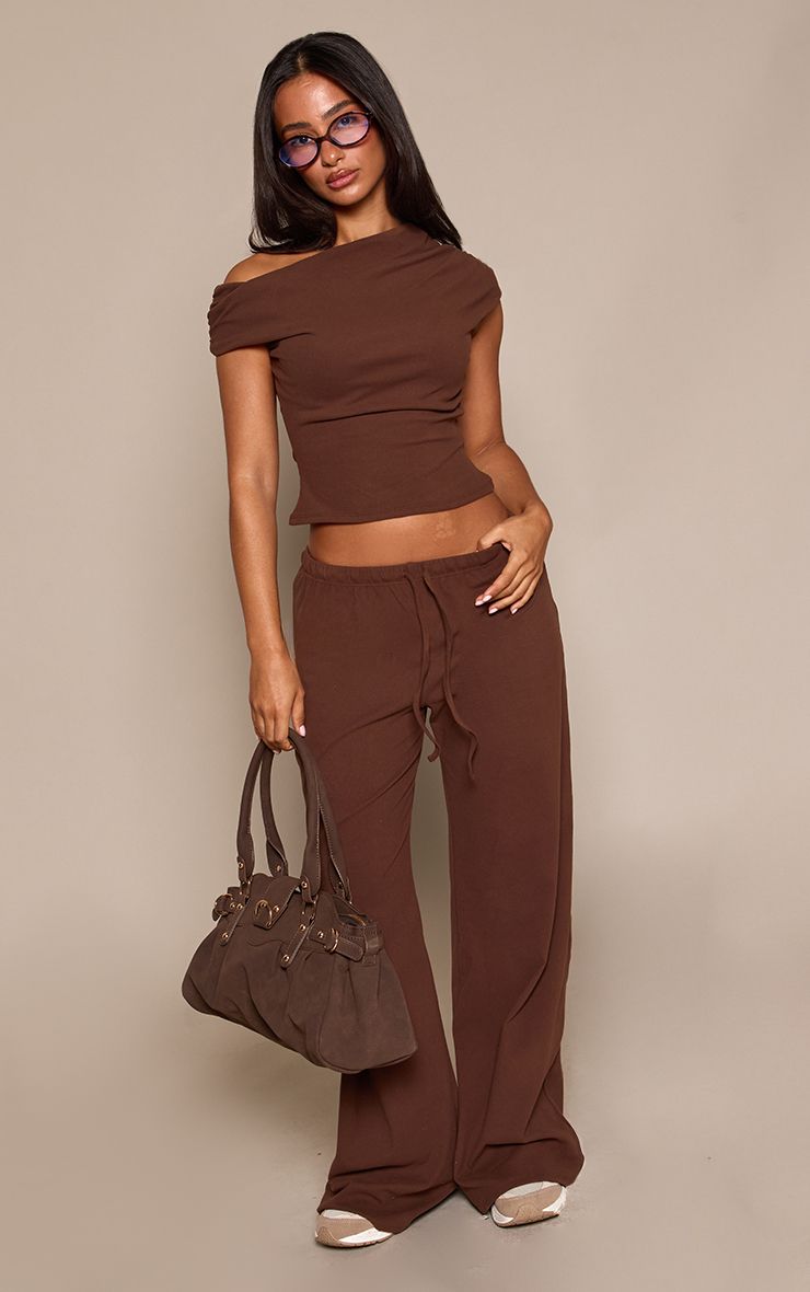 https://mediahub.prettylittlething.com/cnp4924_chocolate_xl