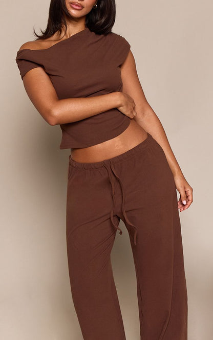 https://mediahub.prettylittlething.com/cnp4924_chocolate_xl_3