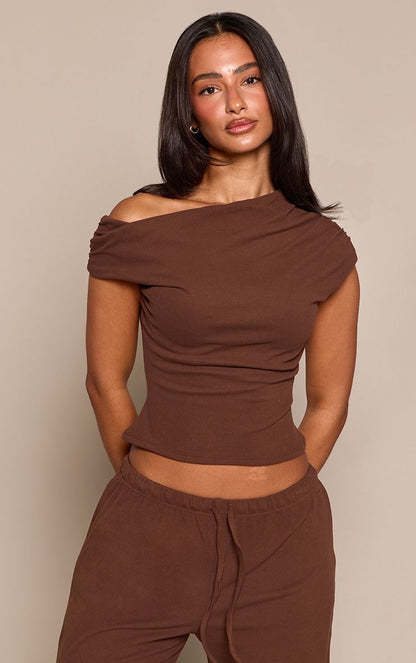 https://mediahub.prettylittlething.com/cnp4934_chocolate_xl