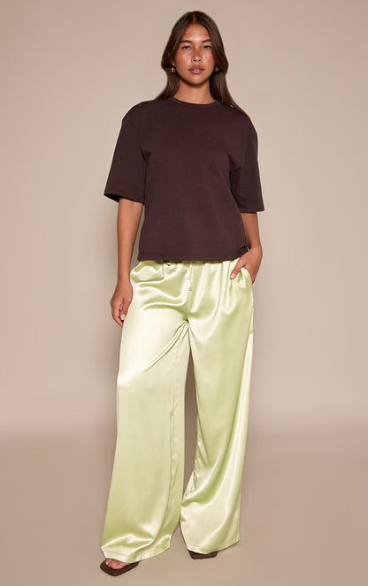 https://mediahub.prettylittlething.com/cnp4958_olive_xl
