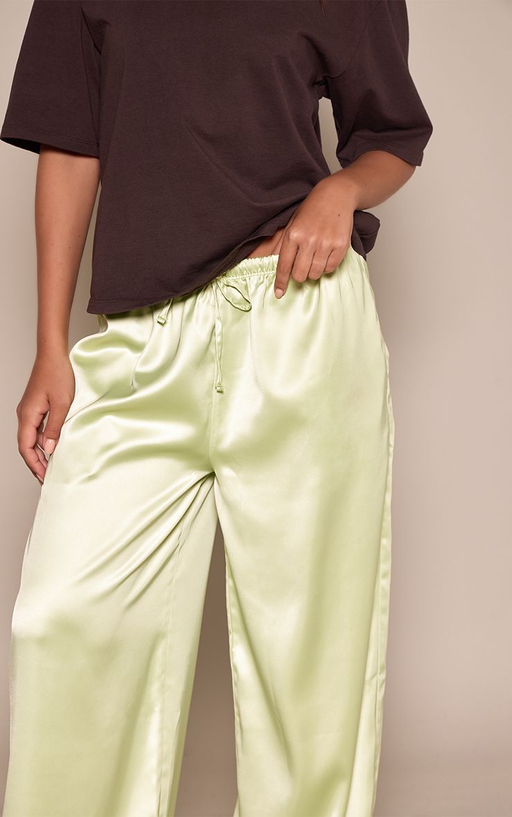 https://mediahub.prettylittlething.com/cnp4958_olive_xl_3