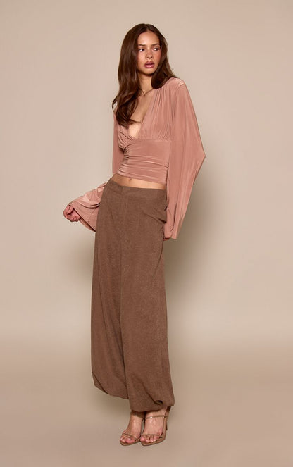 https://mediahub.prettylittlething.com/cnp4960_taupe_xl_2