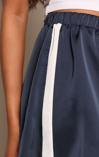 https://mediahub.prettylittlething.com/cnp5328_navy_xl_4