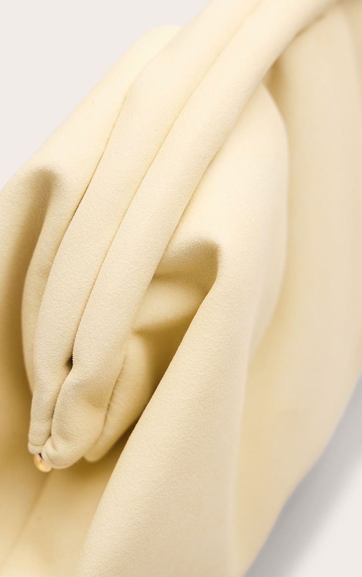 https://mediahub.prettylittlething.com/cnp5886_butter%20yellow_xl_3