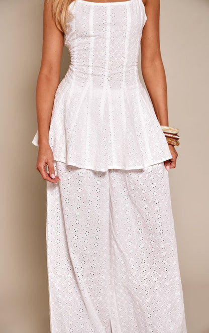 https://mediahub.prettylittlething.com/cnp5896_white_xl_3