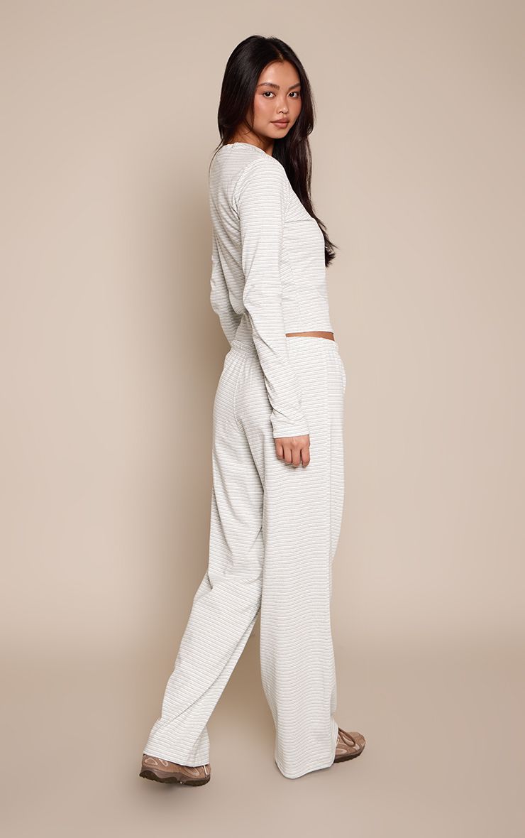 https://mediahub.prettylittlething.com/cnp5948_green_xl_2