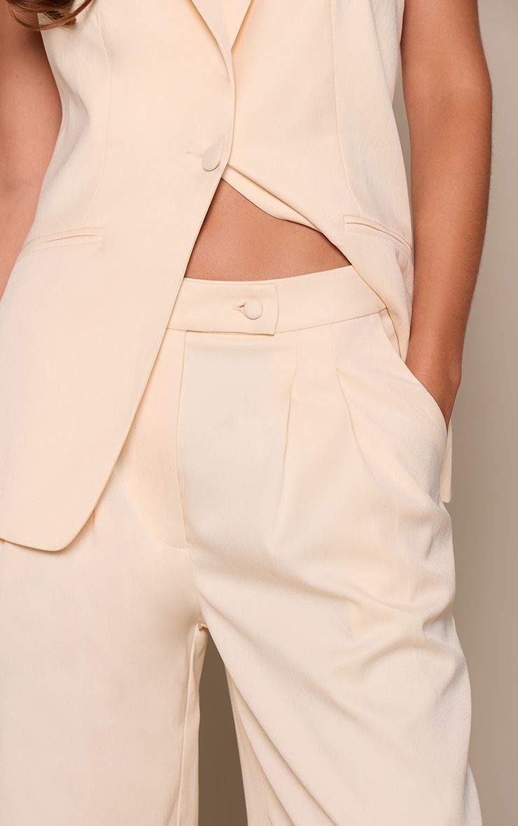 https://mediahub.prettylittlething.com/cnp6080_cream_xl_3