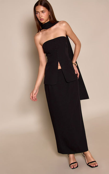 https://mediahub.prettylittlething.com/cnp6150_black_xl_2