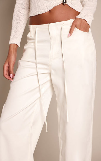 https://mediahub.prettylittlething.com/cnp6508_cream_xl_3