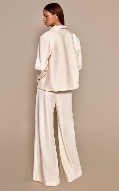 https://mediahub.prettylittlething.com/cnp6723_almond_xl_2
