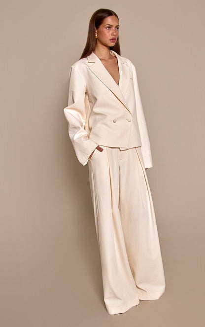 https://mediahub.prettylittlething.com/cnp6723_almond_xl_3