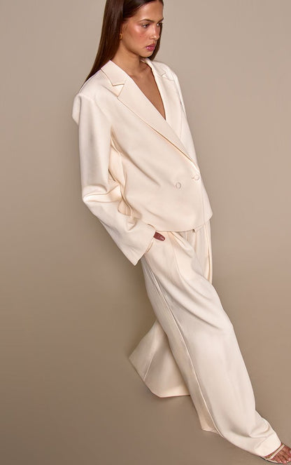 https://mediahub.prettylittlething.com/cnp6723_almond_xl